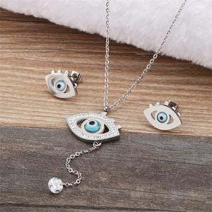 Ensemble collier et boucles d'oreilles œil porte-bonheur en cristal plaqué or 18 carats pour femme - Mariage, fiançailles, anniversaire, fête - Product Image 3