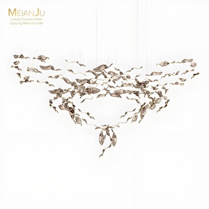 Luminaire AC de <span class=keywords><strong>bureau</strong></span> dans le hall de l'hôtel Lustre en verre torsadé au design artistique pour un salon simple, une salle à manger et un <span class=keywords><strong>bureau</strong></span> de vente - Product Image 5