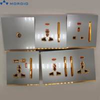 Enchufe de Pared Universal Delgado de PC Blanco Dorado Ignífugo con 2 Tomas de 13A, Resistente a Manipulaciones, Potencia Máxima de 45A, Venta al por Mayor