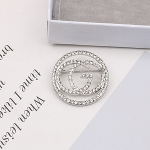 เข็มกลัดผู้หญิงหรูหราคุณภาพสูงออกแบบสไตล์ด้วยโลหะผสมหลายร้อย <span class=keywords><strong>CC</strong></span> GG และชุดไข่มุกน้ำจืด - Product Image 6