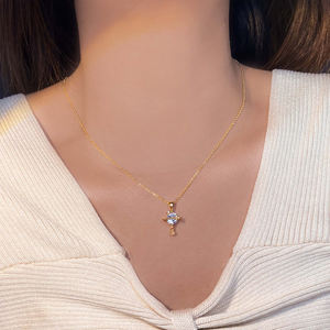 <span class=keywords><strong>Collana</strong></span> <span class=keywords><strong>con</strong></span> Ciondolo a Stella Piccola Placcata Oro <span class=keywords><strong>con</strong></span> Zirconia Cubica Delicata e Carina di Foxi Jewelry - Product Image 4