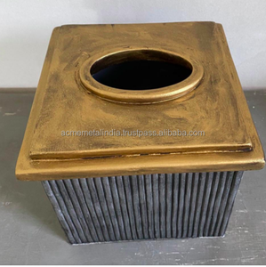 Elegante caja de pañuelos de latón hecha a mano con forma cuadrada grande, perfecta para vajilla de hotel y restaurante y Decoración elegante - Product Image 1