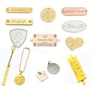 Etiquetas Metálicas Personalizadas de Alta Calidad, Multicolores, con Logotipo de Letras, Hechas a Mano, para Ropa y Accesorios - Product Image 4