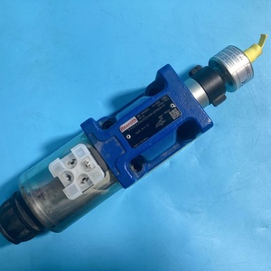 Válvula Solenoide Direccional Original R901350374 4WE10JA5X para Máquina de Moldeo por Inyección - Product Image 3