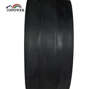 Neumático de caucho sólido Topower 22x10x16 con diseño diagonal para fresadora en frío Wirtgen - Product Image 5