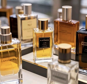 Étiquette de luxe personnalisée en métal pour parfum - Product Image 6