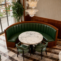 Table ronde moderne personnalisée en marbre avec banquette incurvée en cuir vert, mobilier de restaurant, table, chaise, canapé pour café