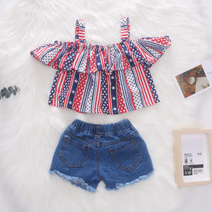 Vêtements pour enfants : Ensemble haut imprimé à épaules dénudées et short en jean déchiré pour filles, vêtements personnalisés pour bébés - Product Image 3
