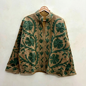 Ropa étnica india hecha a mano, chaqueta corta elegante para mujer con bordado floral tradicional de Aari de Cachemira. - Product Image 1