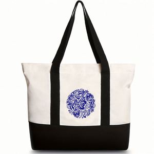 กระเป๋าผ้าแคนวาสพิมพ์ลายการ์ตูนคลาสสิกแบบกำหนดเอง พร้อมปักชื่อย่อสำหรับผู้หญิง ของขวัญส่วนตัวสำหรับฤดูร้อน - Product Image 3