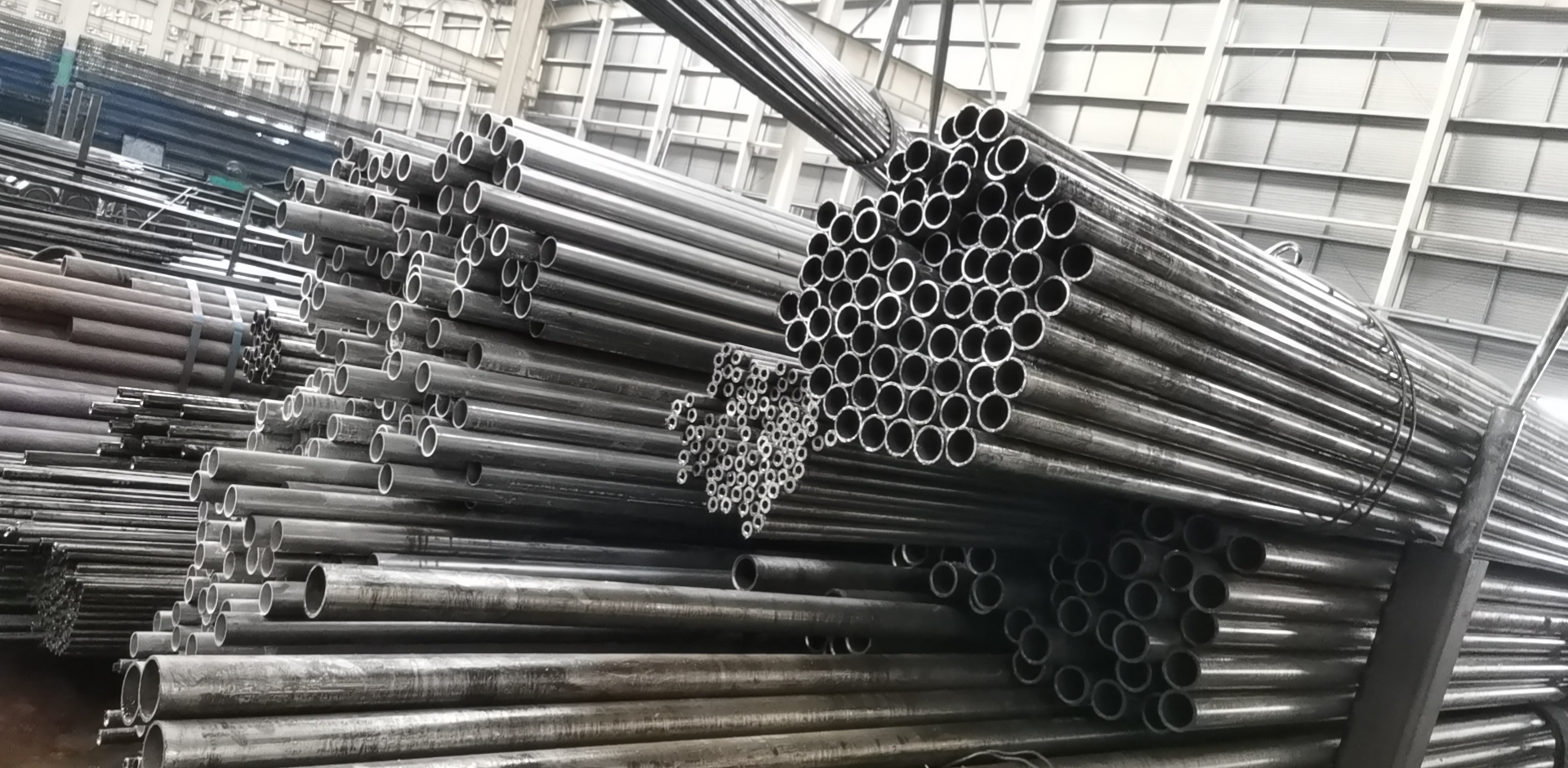 Steel Pipe Supplier Manufacturing Alloy Steel Pipe15Cr3 20Cr4 28Cr4 4140 alloy steel pipe a 333