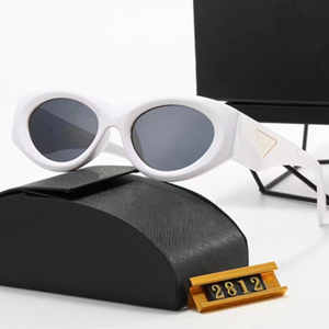 Ultimo famoso Designer <span class=keywords><strong>occhiali</strong></span> <span class=keywords><strong>da</strong></span> <span class=keywords><strong>sole</strong></span> <span class=keywords><strong>da</strong></span> donna alla moda quadrati neri <span class=keywords><strong>occhiali</strong></span> <span class=keywords><strong>da</strong></span> <span class=keywords><strong>sole</strong></span> uomini donne di marca di lusso <span class=keywords><strong>occhiali</strong></span> UV400 - Product Image 4