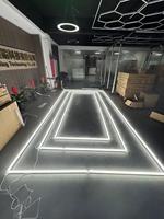 Lampe suspendue à LED HanYin en vente directe d'usine pour l'éclairage de garage, l'atelier d'entretien automobile, carrosserie en aluminium avec alimentation CA