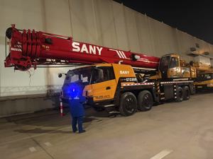 Giá tốt nhất hiệu suất cao <span class=keywords><strong>80</strong></span> tấn stc800 di động <span class=keywords><strong>Crawler</strong></span> <span class=keywords><strong>Crane</strong></span> chất lượng Hot Bán với Core động cơ hộp Số động cơ bơm thành phần - Product Image 4