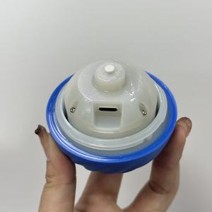 Интерактивный электронный мяч-игрушка для собак в простом стиле: умный, автоматический, с функцией прыжков и вращения, из экологически чистого пластика, для тренировок и развлечений - Product Image 3