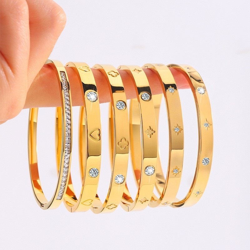 Vintage Style Diamond Bracelet 18K Gold