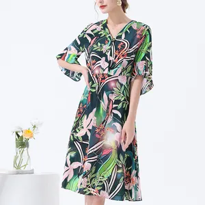 थोक महिलाओं की कैज़ुअल ड्रेस फ्लोरल प्रिंट वी-नेक शिफॉन महिलाओं के लिए सुरुचिपूर्ण छोटी आस्तीन वाली ए-लाइन ड्रेस