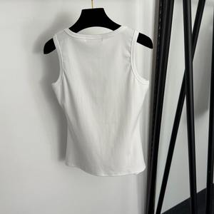 เสื้อกล้ามคอวีทรงเข้ารูป ดีไซน์รูปแบบใหม่ ประดับโลหะรูปทรงกุญแจ  สำหรับผู้หญิง  คอลเลคชั่นใหม่ ซัมเมอร์ 2026  ปรับแต่งได้ - Product Image 2