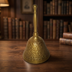 Campana de Altar Única Hecha a Mano en India, de Latón Fundido a una Sola Pieza, para Oración, Decoración Festiva, Regalo, Acabado de Alta Calidad, Uttar Pradesh - Product Image 1