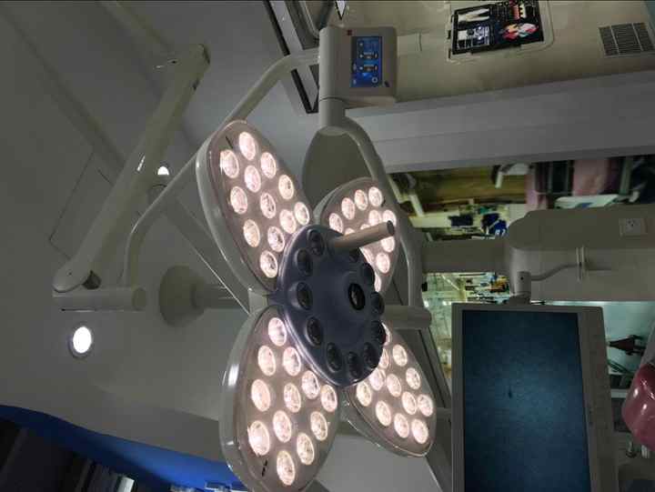 Hospital Clinic Medical Ceiling Mounted Surgical Lamp Shadowless LED Operating Light with Optional Camera
