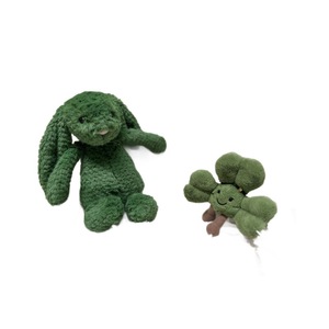 Jellcatt UK Conejo de Peluche Verde <span class=keywords><strong>Oscuro</strong></span> con Orejas Caídas, Animal de Peluche Suave Verde <span class=keywords><strong>Bosque</strong></span>, Regalo a Juego con Trébol de la Suerte - Product Image 4