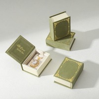 Boîte de présentation de bijoux de luxe personnalisée, vintage, en forme de livre, avec logo, fermeture magnétique à clapet, pour colliers, boucles d'oreilles, bagues, broches
