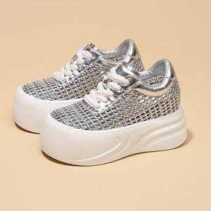 Chaussures décontractées à semelle épaisse de style coréen pour femmes, nouvelle collection 2026, baskets blanches en maille tissée, souples, respirantes et polyvalentes - Product Image 3