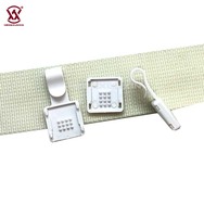 Porte-badge d'identification robuste en plastique avec boucle, couleur et taille personnalisables, sangle réglable