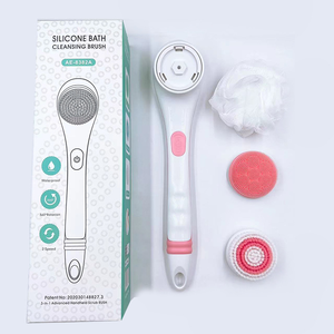 Электрическая пластиковая массажная щетка с длинной ручкой, вращающаяся, для душа, для спины и тела, губка-скраб, отшелушивающая щетка - Product Image 2