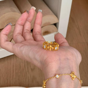 Anelli di Lusso alla Moda con Fiori in Cristallo e Strass, Placcati in Oro con Zirconia Cubica, Anello Iris per Donne e Ragazze, Ideale per Fidanzamento - Product Image 3