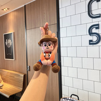Vente en gros de porte-clés en peluche mignons à l'effigie de personnages de dessins animés, jouets en peluche pour enfants, cadeau d'anniversaire, pendentif de sac tendance, décoration