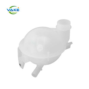 1307VE 132386 1323A3 1323EZ Réservoir d'expansion de <span class=keywords><strong>liquide</strong></span> de <span class=keywords><strong>refroidissement</strong></span> Réservoir de radiateur Bouteille d'eau Systèmes de <span class=keywords><strong>refroidissement</strong></span> pour 307 <span class=keywords><strong>206</strong></span> 208 207 308 - Product Image 1