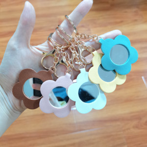 Espejo de Maquillaje de Mano con Llavero, Mini Espejo de Maquillaje Redondo Portátil de Bolsillo para Viajes, Herramienta Cosmética de Belleza - Product Image 3