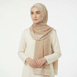 Hijab en modal léger à pois doux avec motif dentelle et logo personnalisé, le plus vendu, idéal pour les femmes musulmanes en voyage et en vacances - Product Image 3