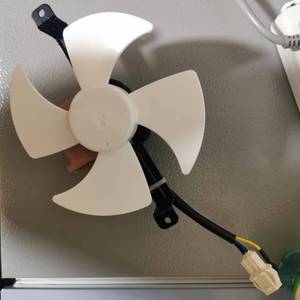 Motor de Ventilador para Refrigerador 300000558, Plástico, 110-120 V, Alta Eficiencia, para Sistema de Refrigeración de Congeladores - Product Image 1