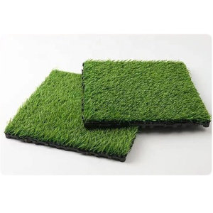 Dalles de gazon artificiel emboîtables de grande taille 300 mm x 300 mm pour la décoration intérieure - Product Image 1