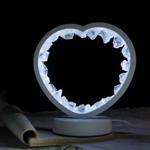 Nuovi prodotti lampada a forma di cuore di cristallo chiaro quarzo luce di pietra grezza per la decorazione.