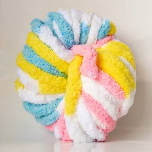 Filato di Ciniglia Grosso e Morbido Colorato Personalizzato da 2CM, Filato Jumbo per Coperte Spesse all'Uncinetto, Tinto in Filo - Product Image 1