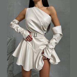 Robe en cuir artificiel pour femmes, robe élégante pour filles, robe de soirée pour femmes, robe sur mesure en une seule pièce - Product Image 1