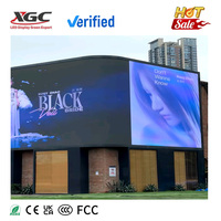 Écran LED fixe incurvé d'extérieur P4.44 IP66 étanche HDR 5500cd/m² Luminosité Panneau d'affichage grand format Façade de bâtiment