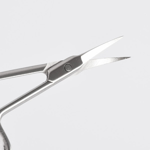 Ciseaux à cuticules professionnels en acier inoxydable, coupe-ongles, éliminateur de peaux mortes, lame courbée, outil de manucure pour usage en salon - Product Image 4