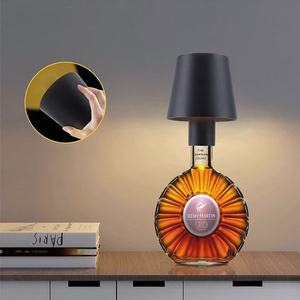 Lámpara de <span class=keywords><strong>Mesa</strong></span> LED Recargable con Forma de Botella de Vino, RGB, con Luz Ambiental Integrada para Uso Nocturno en Bares/Restaurantes - Product Image 2