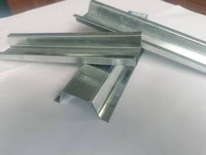 El Techo Está Hecho de Placas de Yeso con Perfil Omega y Tubos Metálicos Galvanizados - Product Image 2