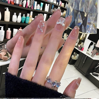Faux ongles à presser en ABS faits main, courts et tendance, couvrance totale, avec motifs pré-dessinés pour les doigts - Vente en gros