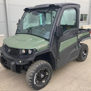 รถอเนกประสงค์ John Deere 825M S4 เครื่องยนต์ 2 จังหวะ พวงมาลัยเพาเวอร์ โครงสร้างแข็งแรง มีสินค้าในสต็อก พร้อมจัดส่งรวดเร็ว - Product Image 1