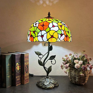 LongHuiJing Fabrik Direktvertrieb 12 Zoll Buntglas Tischlampe Rosenblüten-Lampenschirm Eisenbasis E26 E27 Schreibtischleuchte - Product Image 1