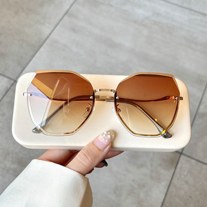 Lunettes de soleil hexagonales F3 722 pour femmes, monture dorée, verres PC dégradés gris, violet, rose, protection UV 100%, mode et sorties - Product Image 2