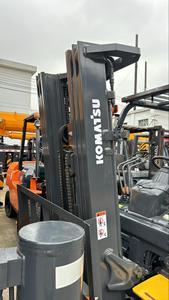 Chariot élévateur diesel Komatsu Fd30 de 3 tonnes, utilisé pour les industries de la vente au détail et de la restauration, 4x4, tout-terrain, moteur optionnel, opérations de chariot élévateur - Product Image 4