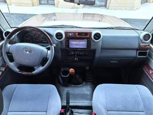 Toyota <span class=keywords><strong>Land</strong></span> <span class=keywords><strong>Cruiser</strong></span> LC76 4.5D <span class=keywords><strong>V8</strong></span> Usado, Todoterreno Resistente, Euro 6, Vehículo Japonés de <span class=keywords><strong>Segunda</strong></span> <span class=keywords><strong>Mano</strong></span> Confiable para Exportación - Product Image 5