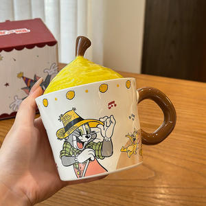 Tasse en céramique Tom et Jerry avec couvercle, design de dessin animé, pour le bureau, la maison, ou comme cadeau - Product Image 3